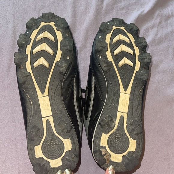 Black Athletic Women’s softball cleats - Picture 3 of 3